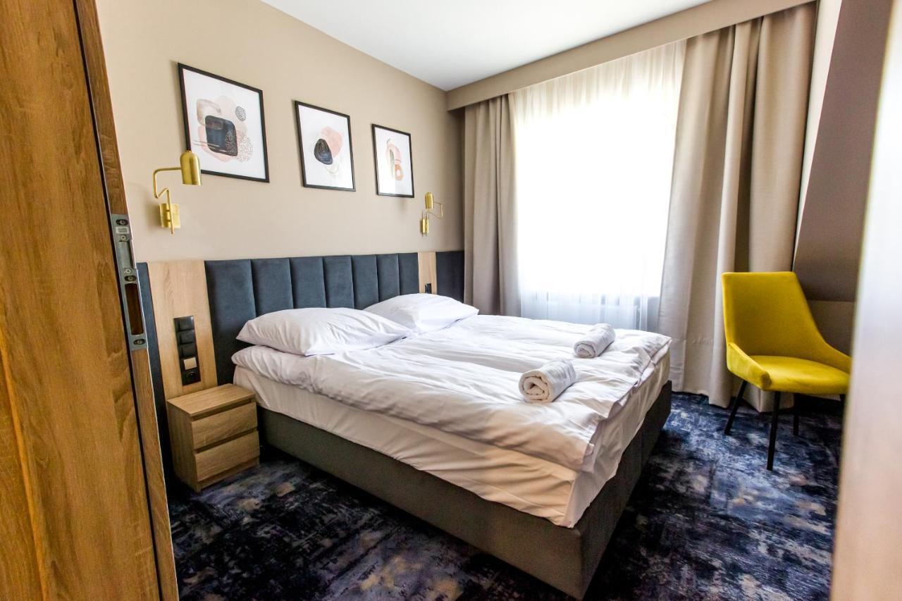 Hotel Zodiak Sucha  Luaran gambar