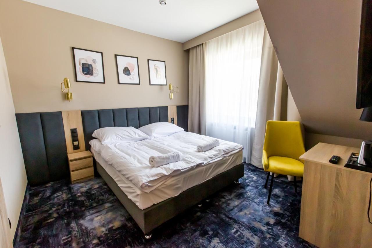 Hotel Zodiak Sucha  Luaran gambar
