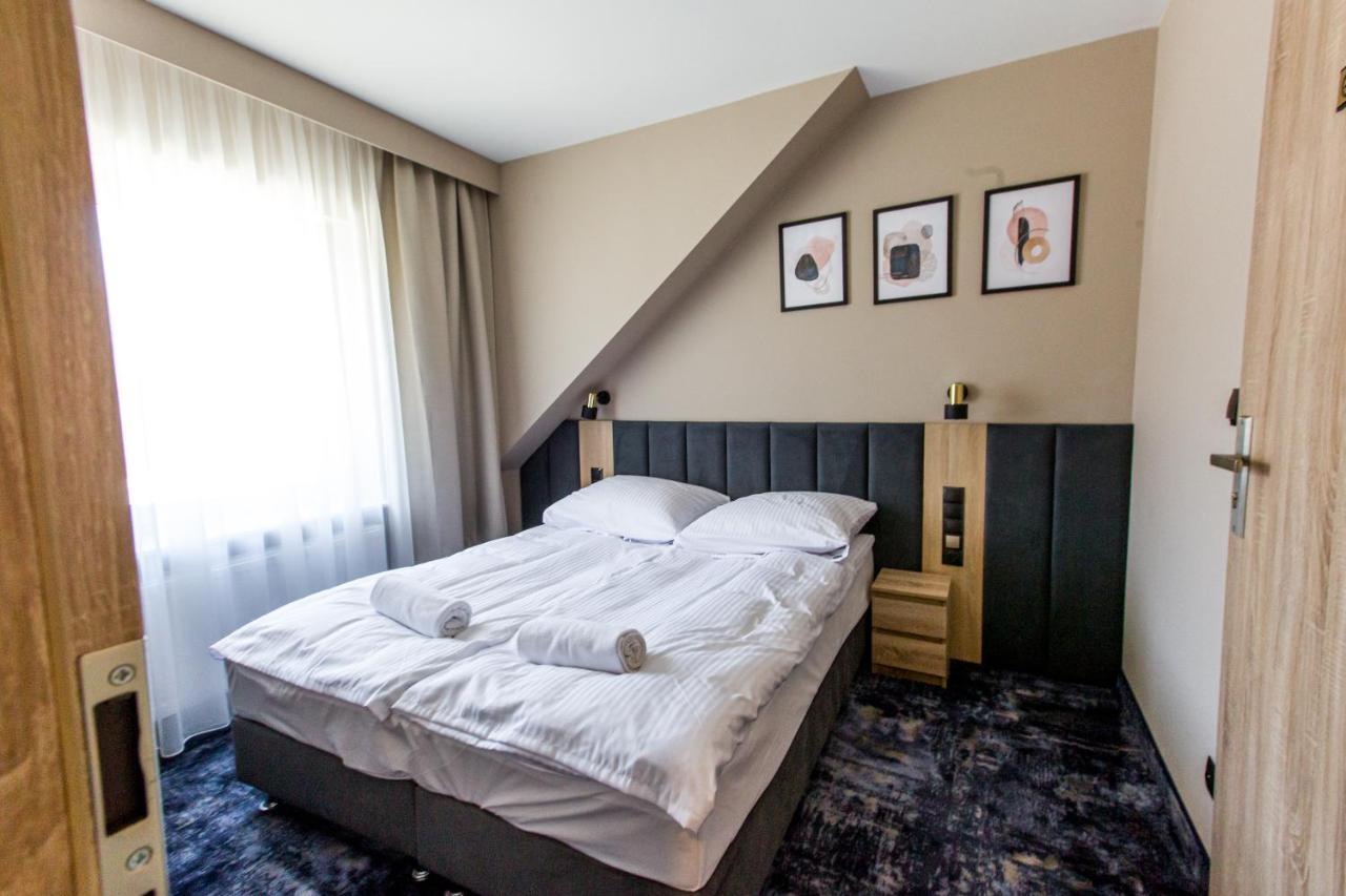 Hotel Zodiak Sucha  Luaran gambar