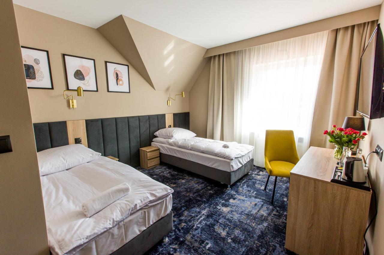 Hotel Zodiak Sucha  Luaran gambar