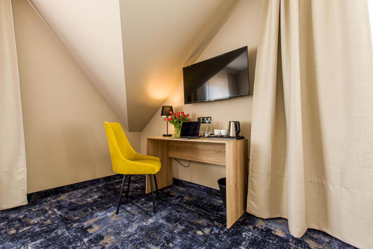 Hotel Zodiak Sucha  Luaran gambar