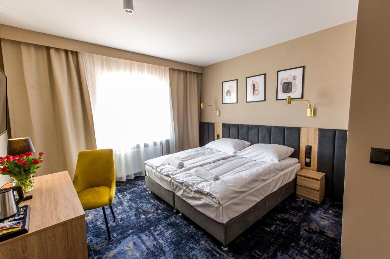 Hotel Zodiak Sucha  Luaran gambar