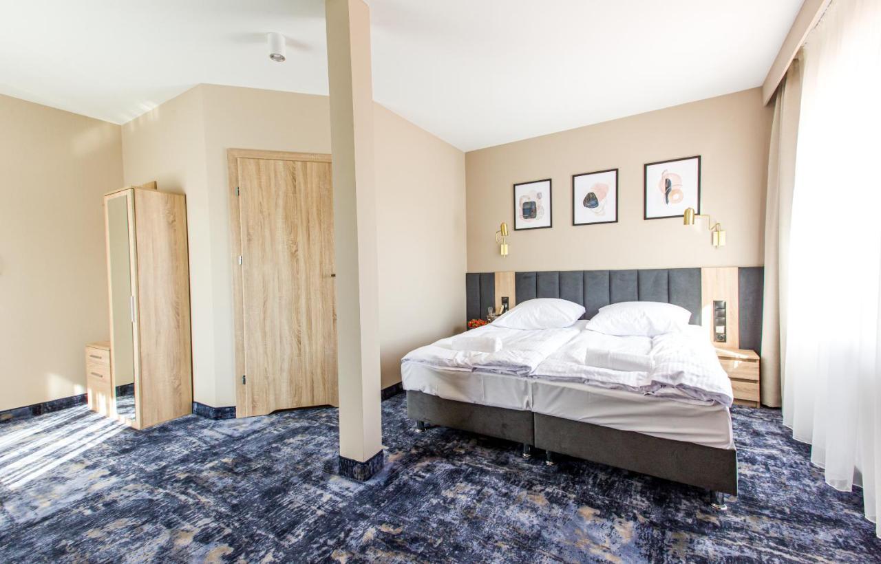Hotel Zodiak Sucha  Luaran gambar