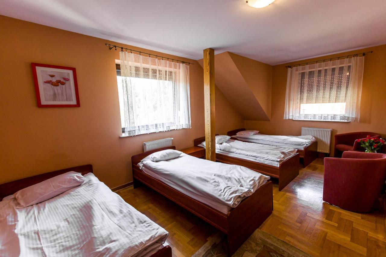 Hotel Zodiak Sucha  Luaran gambar
