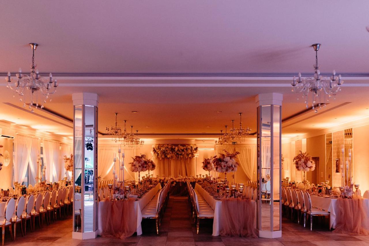 Hotel Zodiak Sucha  Luaran gambar