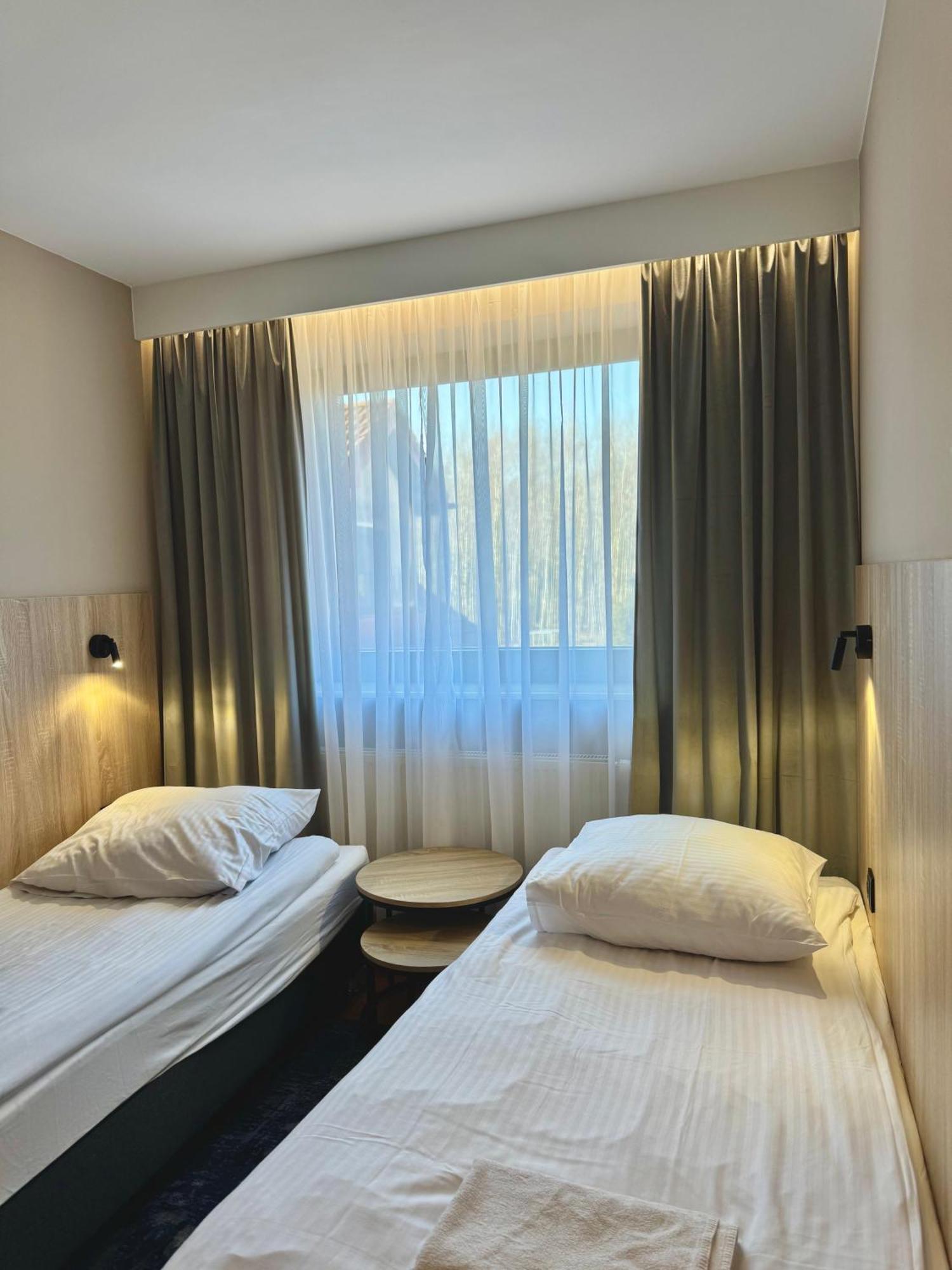 Hotel Zodiak Sucha  Luaran gambar