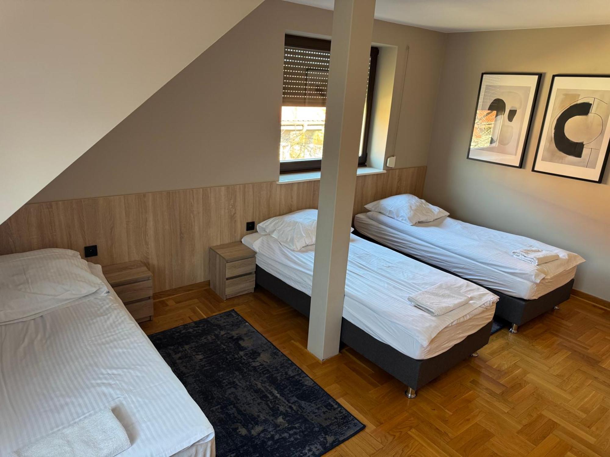 Hotel Zodiak Sucha  Luaran gambar