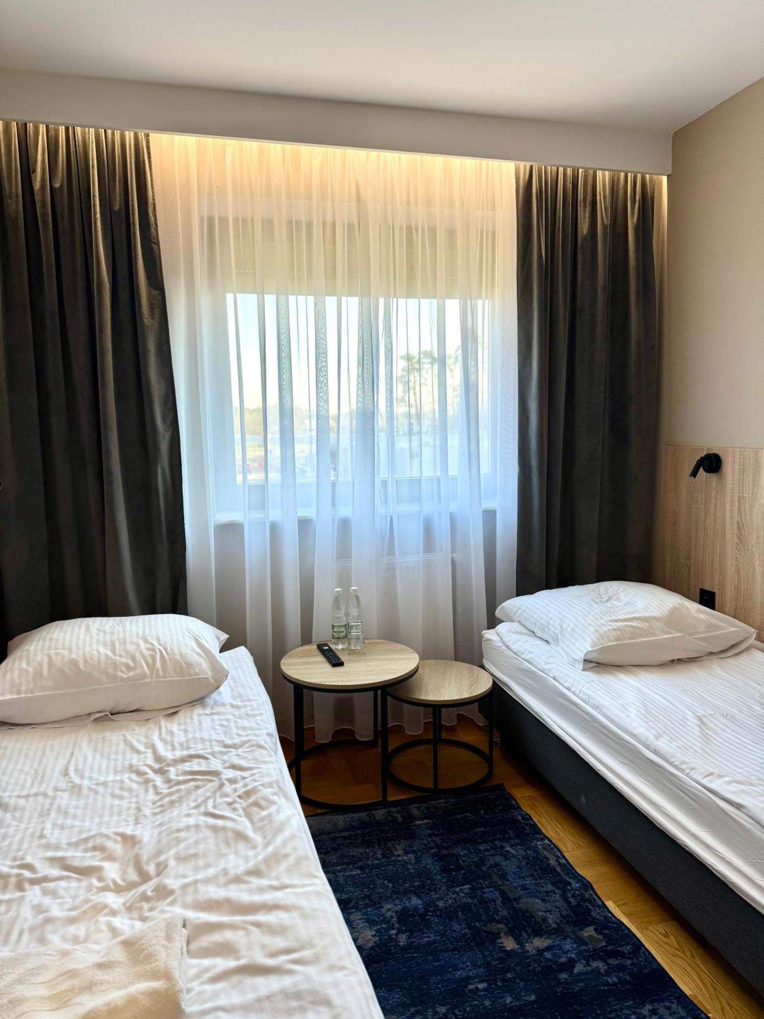 Hotel Zodiak Sucha  Luaran gambar