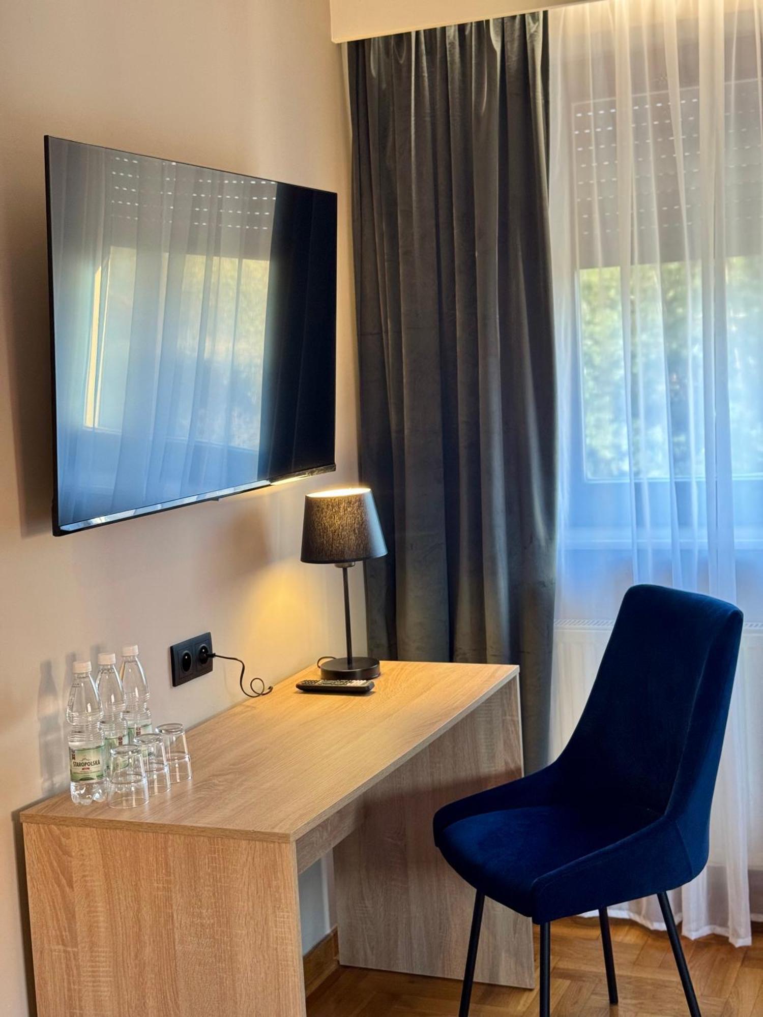 Hotel Zodiak Sucha  Luaran gambar