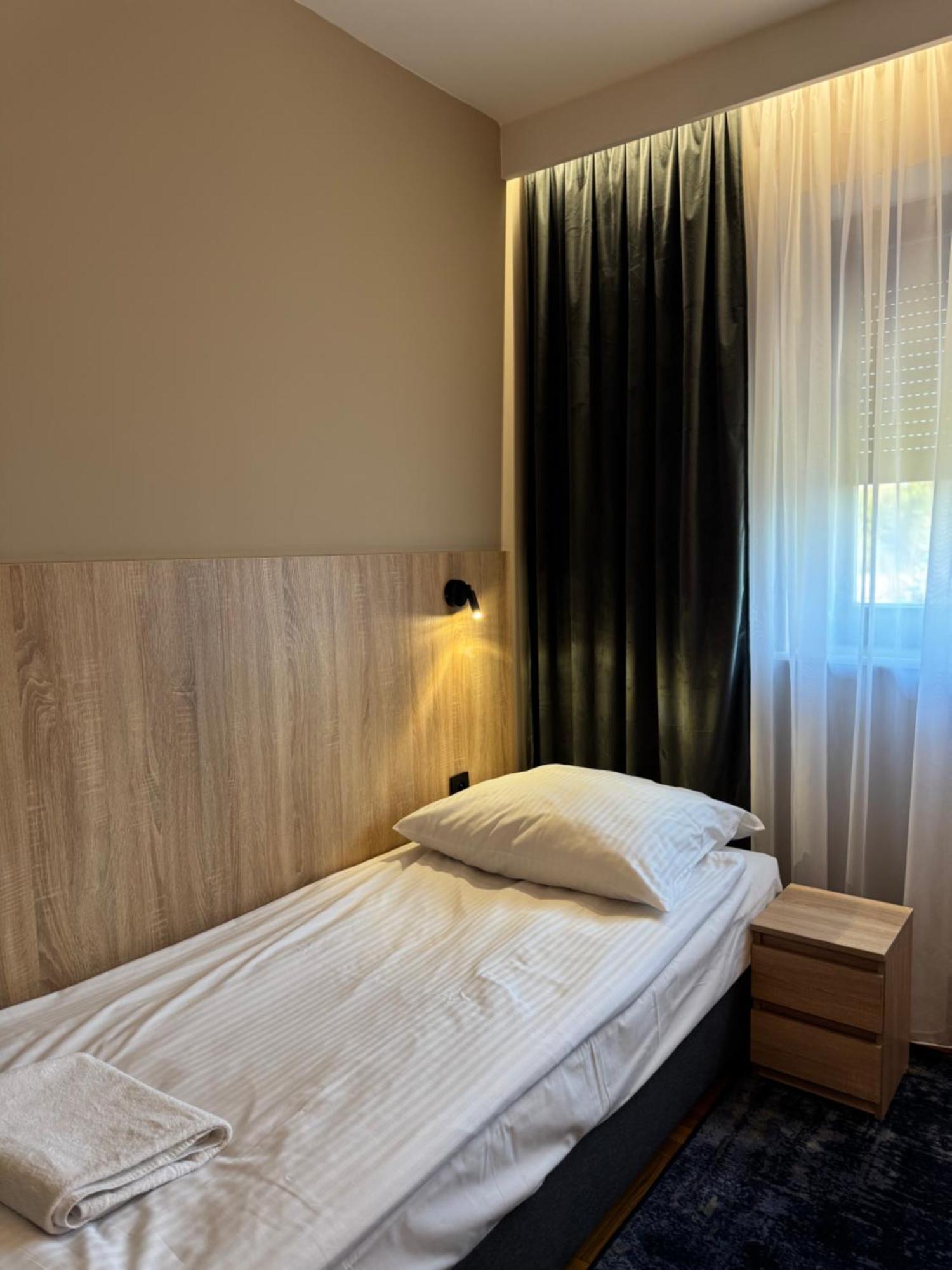 Hotel Zodiak Sucha  Luaran gambar